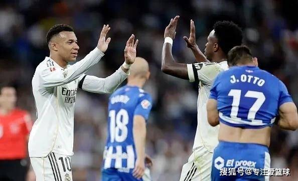 2-1！双核爆发！皇马距巴萨差6分再燃夺冠希望，姆巴佩加冕第一人